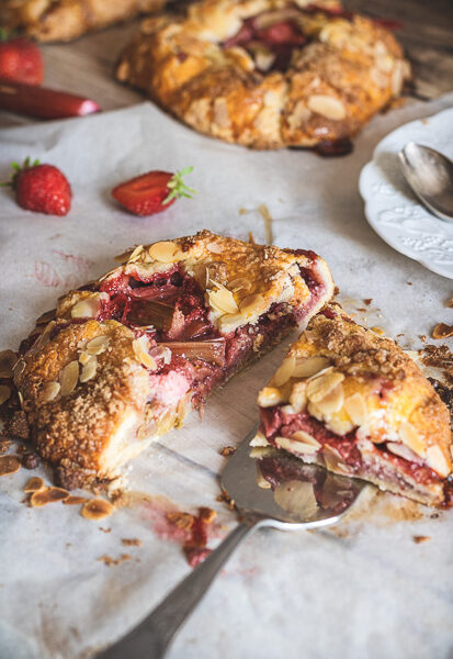 tarte rustique fraise rhubarbe