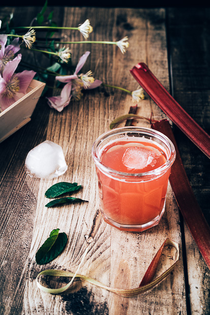 Limonade de rhubarbe maison