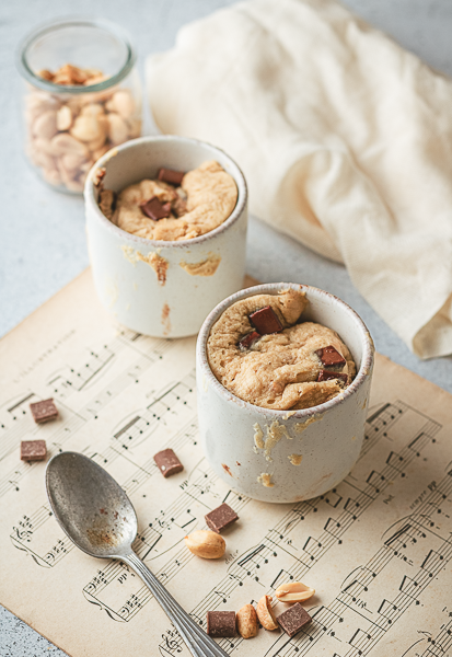 Mug cake banane et beurre de cacahuète
