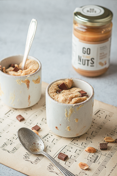 Mug cake banane et beurre de cacahuète